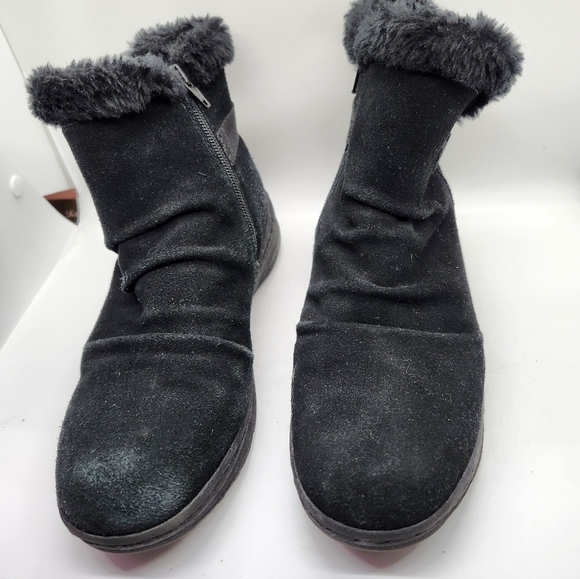 Baretraps Black Suede Ankle Boots with Faux Fur Trim Side Zip Sz 8M - Picture 1 of 7